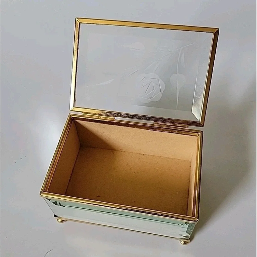 Vintage Beveled Mirrored Glass Brass Trim Trinket Jewelry‎ Box Etched Floral Lid